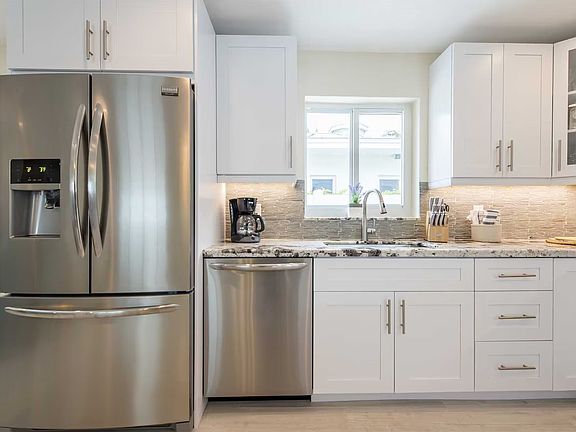 3rd image of 2921 N Atlantic Blvd