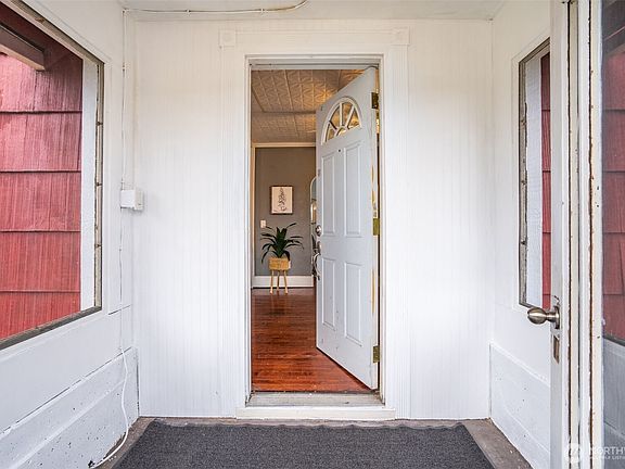 4th image of 1105 S Orchard Street