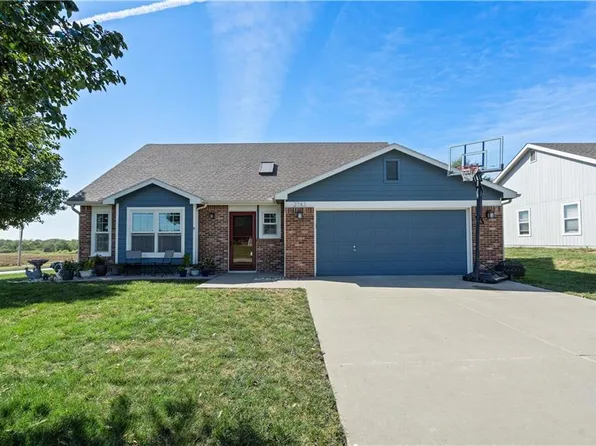 2743 Stratton Dr, Eudora, KS 66025