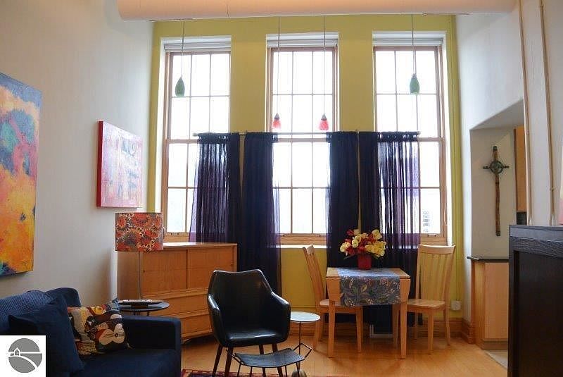 1st image of 800 Cottageview Dr Suite 209