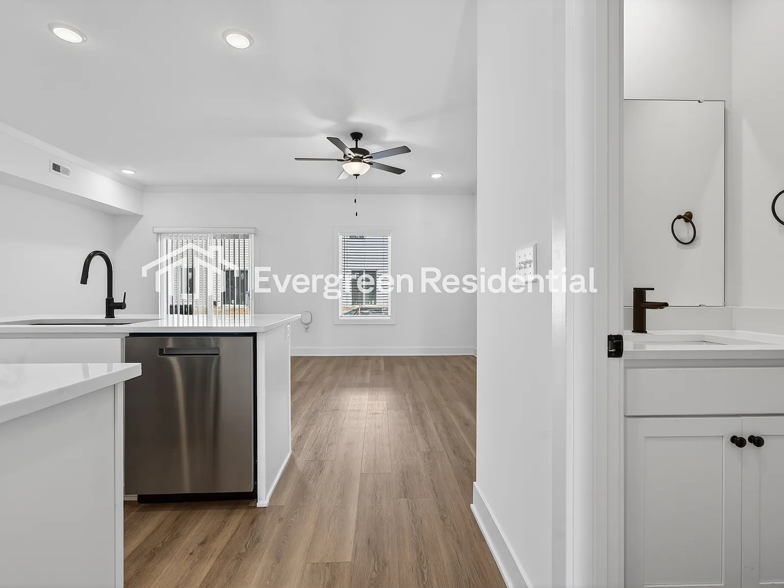 3 bed, 2.5 bath, 1308 sqft, $1,945 — Photo 3