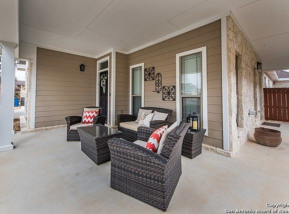 3rd image of 2058 Cotton Blvd