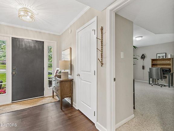 5th image of 8804 Holles Ln