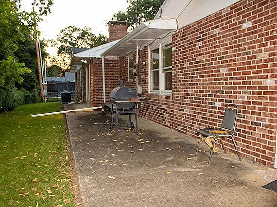 1st image of 10 Terrace Ave