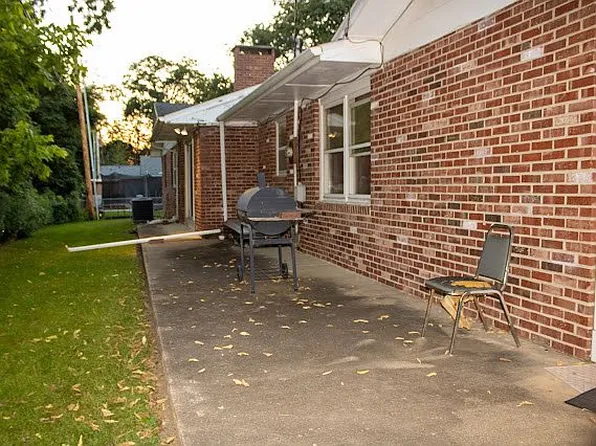10 Terrace Ave, Danville, IL 61832