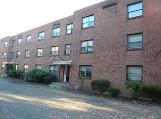 237 S Quaker Ln APT 5, West Hartford, CT 06119