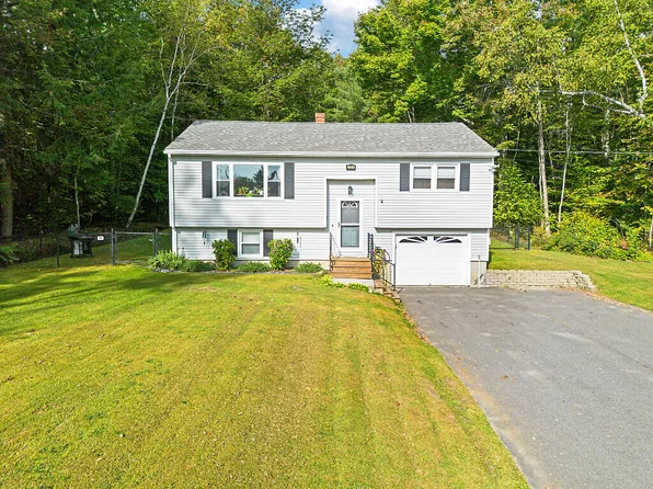 299 Middle Road, Oakland, ME 04963