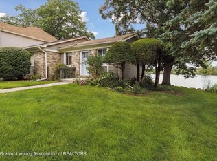 1918 Lac Du Mont Dr, Haslett, MI 48840