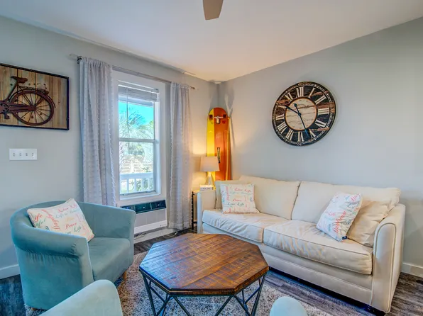 2057 Middle St APT 4, Sullivans Island, SC 29482