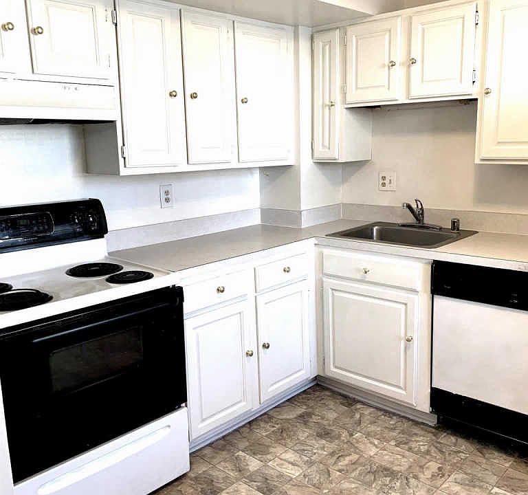 2nd image of 8448 Georgian Ct