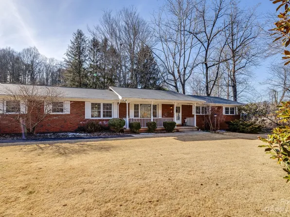 5 Twin Hills Dr, Weaverville, NC 28787