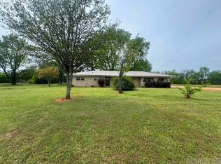 745 Pump Springs Rd, Nashville, AR 71852