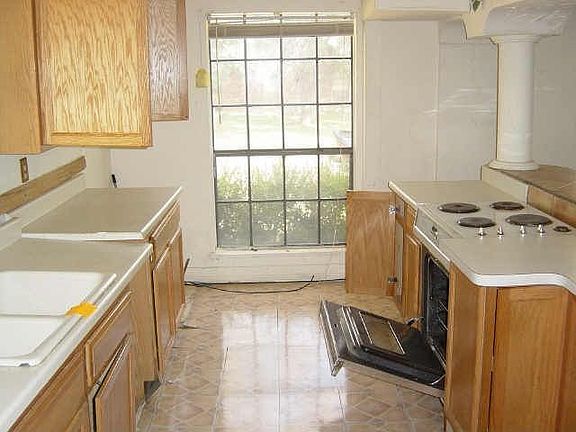 5th image of 6401 Alta Oaks Dr