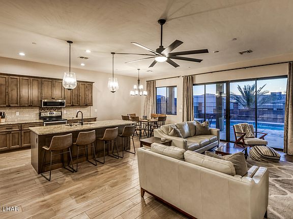 5th image of 3179 Summit Way
