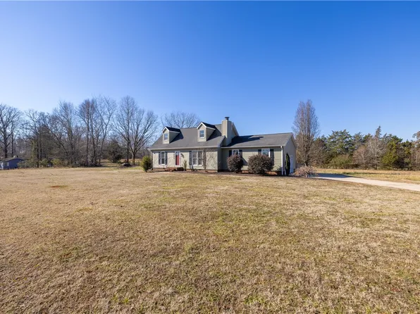 3421 Refuge Rd, Central, SC 29630
