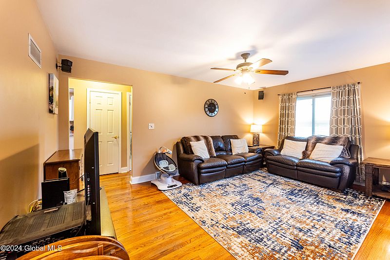 3rd image of 327 Howell Street