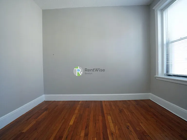 9 Carol Ave #3 — Photo 13