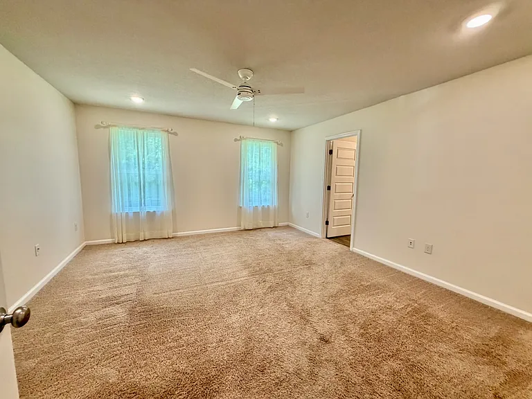 93 American Ct — Photo 15