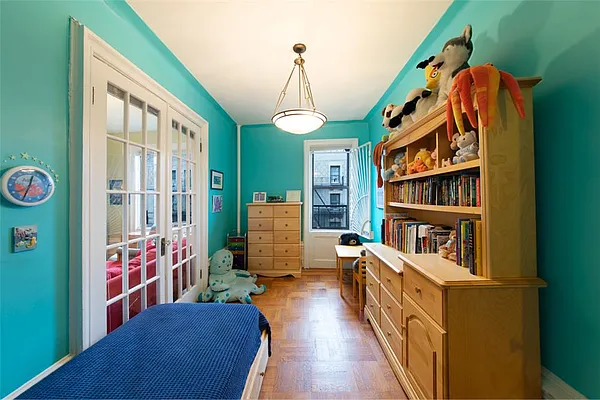 Sold by R New York | media 5
