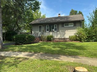 2610 Mohawk Rd, Waukegan, IL 60087