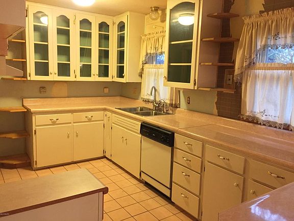 3rd image of 3244 N 35th St