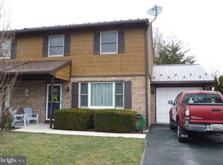 593 Hykes Rd, Greencastle, PA 17225