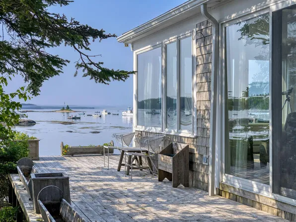 8 Gray Lane, Stonington, ME 04681