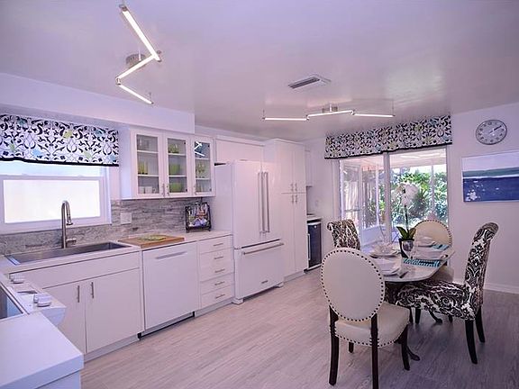 3rd image of 125 Coral Dr