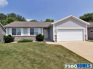 5815 Bethpage Cir SW, Cedar Rapids, IA 52404