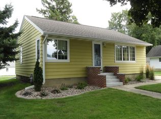501 Center Ave S, Hayfield, MN 55940