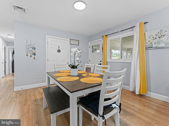 5th image of 181 Somerset Dr