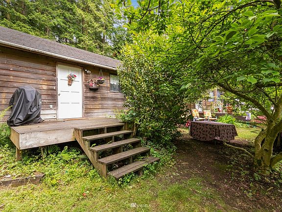 3rd image of 5466 NE Birch Court
