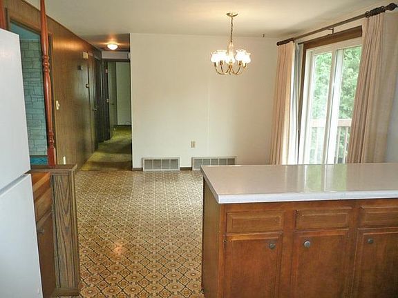 3rd image of 1720 Waushara Dr