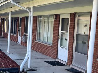 21530 Kelly Rd #113, Eastpointe, MI 48021