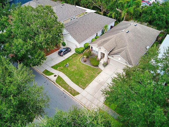3rd image of 653 Dartford Ct