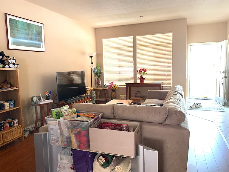 612 N Pageant Dr — Photo 10
