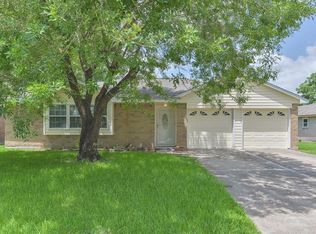 7402 Shoshone Dr, Baytown, TX 77521