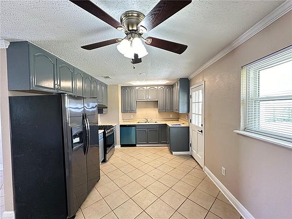 5th image of 2896 Glenbrook Dr
