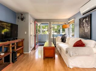 689 Park Ave NE, Bainbridge Island, WA 98110
