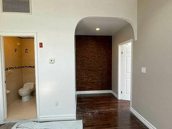 3rd image of 510 Washington Ave #4