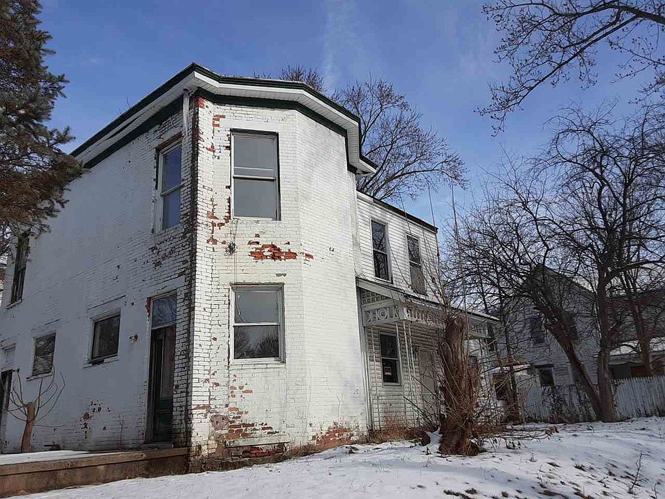 1st image of 303 N 14th St