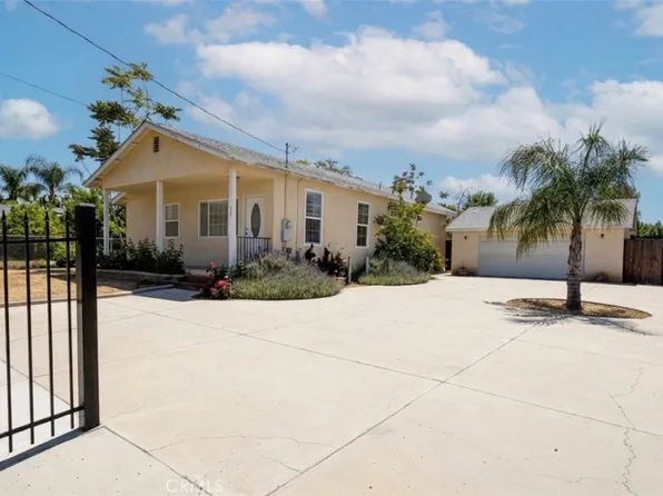 121 E County Line Rd, Calimesa, CA 92320