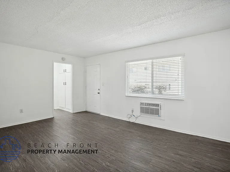5447 Norwalk Blvd — Photo 5