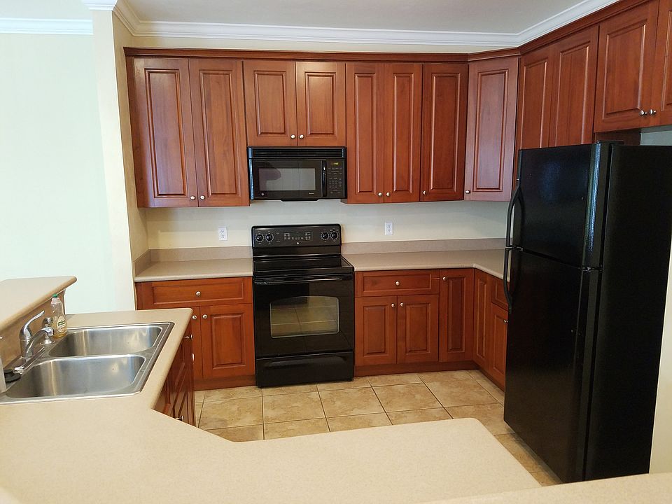 Kitchen with lot of cabinet space