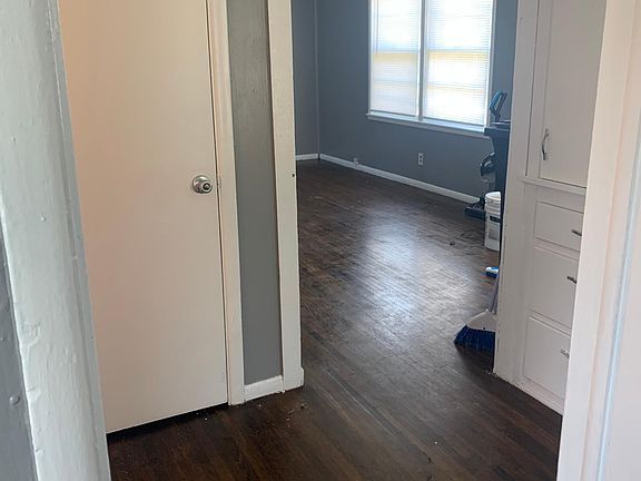 5th image of 1415 W Pine Ave
