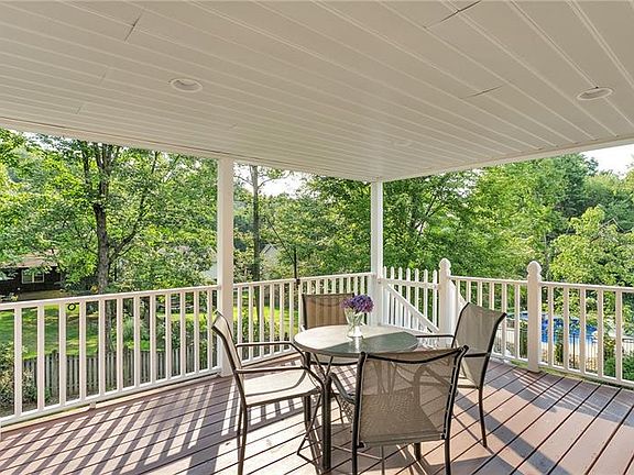 4th image of 228 Apple Hill Dr