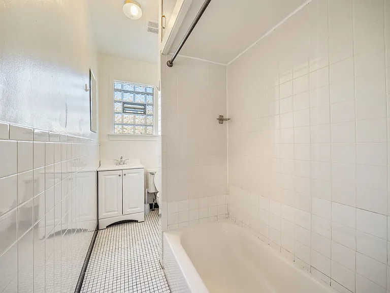2148 Maple Ave #1 — Photo 7