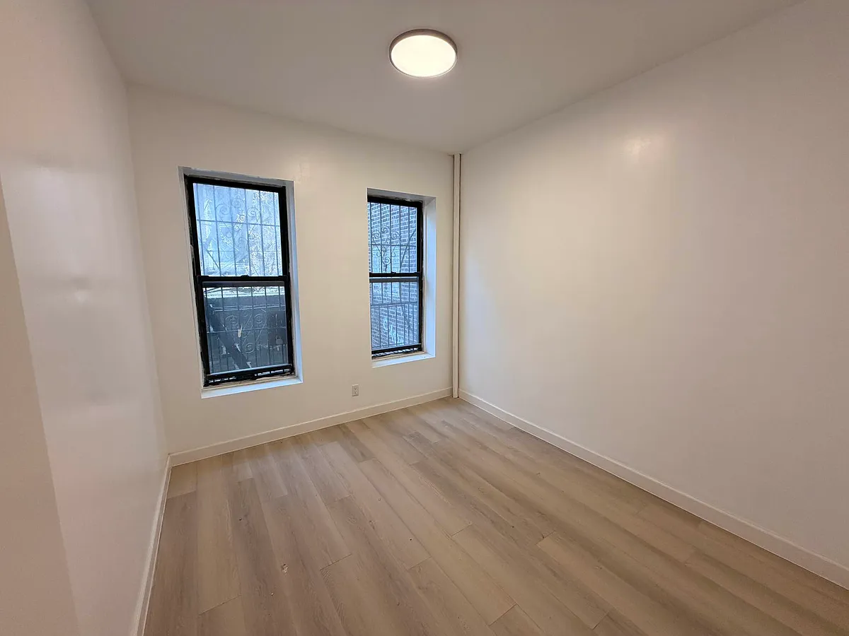 Building Photo - 233 Henry St #1R