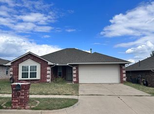 2330 Berry Ln, Midwest City, OK 73130