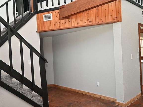 5th image of 214 Wigwam Trl